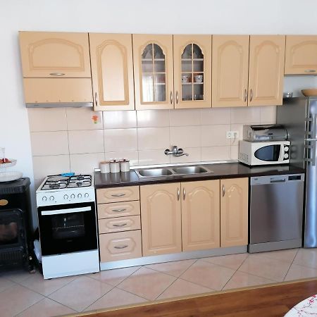 ביוגראד נה מורו Apartments Nana מראה חיצוני תמונה