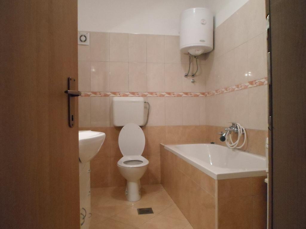 ביוגראד נה מורו Apartments Nana מראה חיצוני תמונה